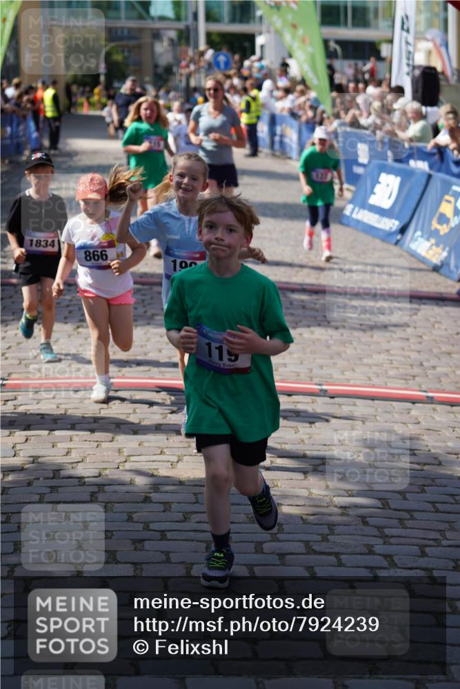 13.06.2025 - Holstenköstenlauf Felixshl http://msf.ph/oto/7924239 13.06.2025 16:10:12 Laufen 115, 119, 122, 190, 455, 705, 864, 866, 1834 meine-sportfotos.de