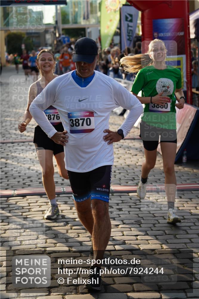 13.06.2025 - Holstenköstenlauf Felixshl http://msf.ph/oto/7924244 13.06.2025 19:58:59 Laufen 2110, 2284, 3157, 3772, 3851, 3870, 3876, 3880, 3965 meine-sportfotos.de