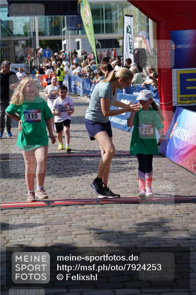 13.06.2025 - Holstenköstenlauf Felixshl http://msf.ph/oto/7924253 13.06.2025 16:10:16 Laufen 115, 122, 455, 864, 1207 meine-sportfotos.de