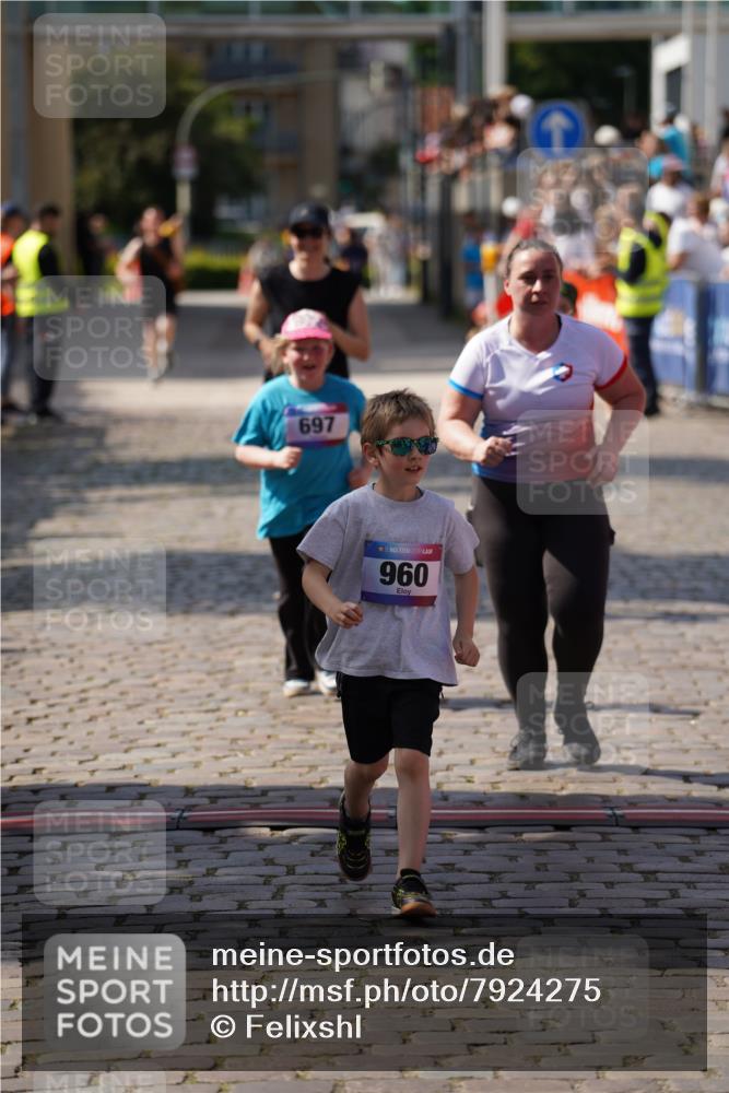 13.06.2025 - Holstenköstenlauf Felixshl http://msf.ph/oto/7924275 13.06.2025 16:10:25 Laufen 697, 960, 1207, 1851 meine-sportfotos.de