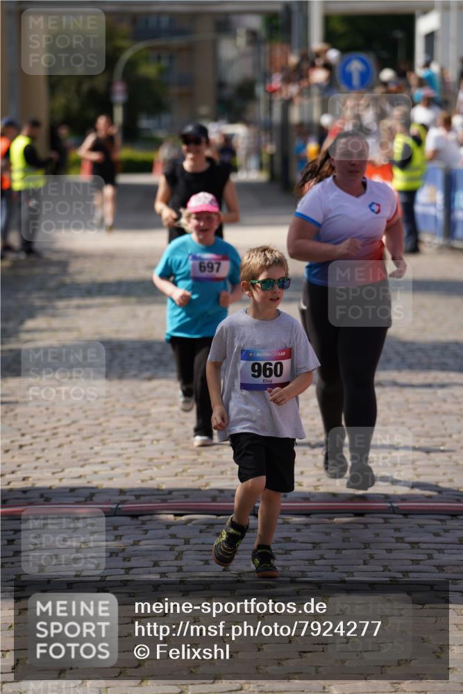13.06.2025 - Holstenköstenlauf Felixshl http://msf.ph/oto/7924277 13.06.2025 16:10:26 Laufen 17, 697, 960, 1207, 1851 meine-sportfotos.de