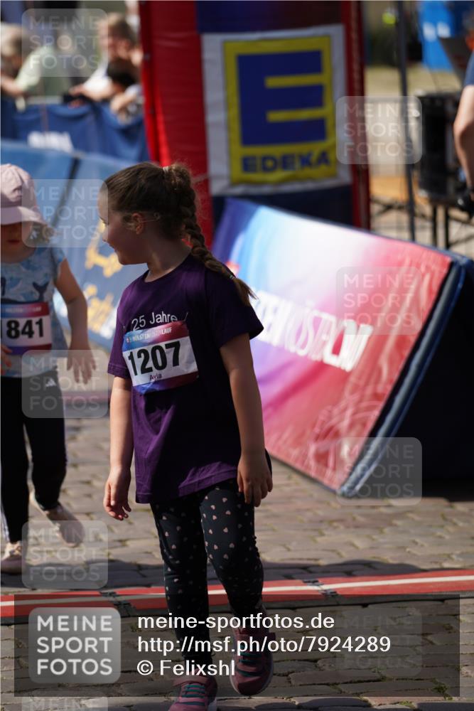 13.06.2025 - Holstenköstenlauf Felixshl http://msf.ph/oto/7924289 13.06.2025 16:10:28 Laufen 17, 697, 960, 1207, 1851 meine-sportfotos.de