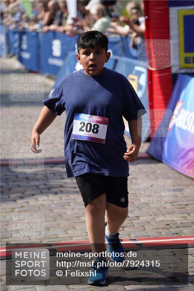 13.06.2025 - Holstenköstenlauf Felixshl http://msf.ph/oto/7924315 13.06.2025 16:10:51 Laufen 206, 207, 208 meine-sportfotos.de