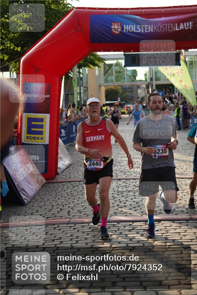 13.06.2025 - Holstenköstenlauf Felixshl http://msf.ph/oto/7924352 13.06.2025 19:59:57 Laufen 2440, 2494, 2495, 2628, 3235, 3248, 3599, 3797, 3798, 3801 meine-sportfotos.de