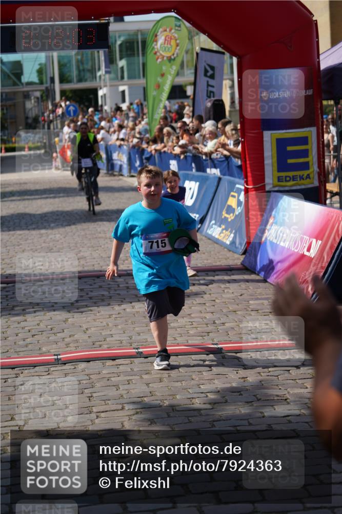 13.06.2025 - Holstenköstenlauf Felixshl http://msf.ph/oto/7924363 13.06.2025 16:12:12 Laufen 710, 715 meine-sportfotos.de