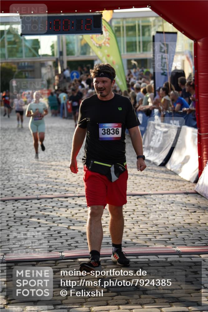 13.06.2025 - Holstenköstenlauf Felixshl http://msf.ph/oto/7924385 13.06.2025 20:00:12 Laufen 2248, 2249, 2254, 2301, 2321, 3836 meine-sportfotos.de