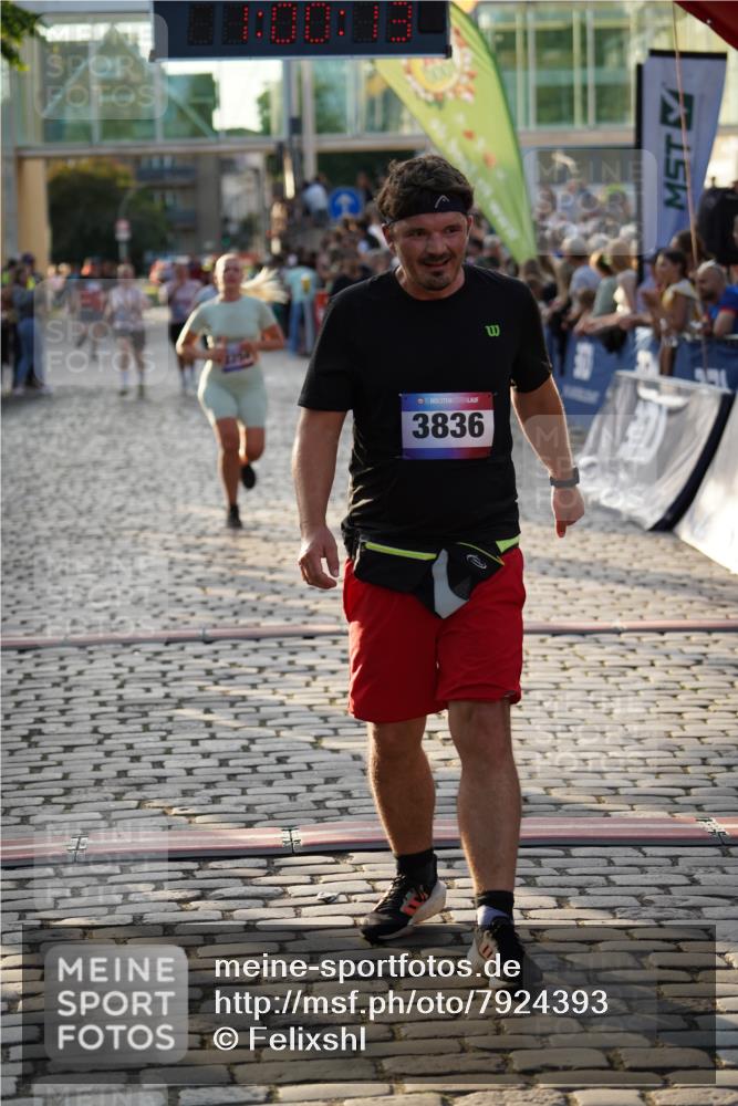 13.06.2025 - Holstenköstenlauf Felixshl http://msf.ph/oto/7924393 13.06.2025 20:00:12 Laufen 2248, 2249, 2254, 2301, 2321, 3836 meine-sportfotos.de