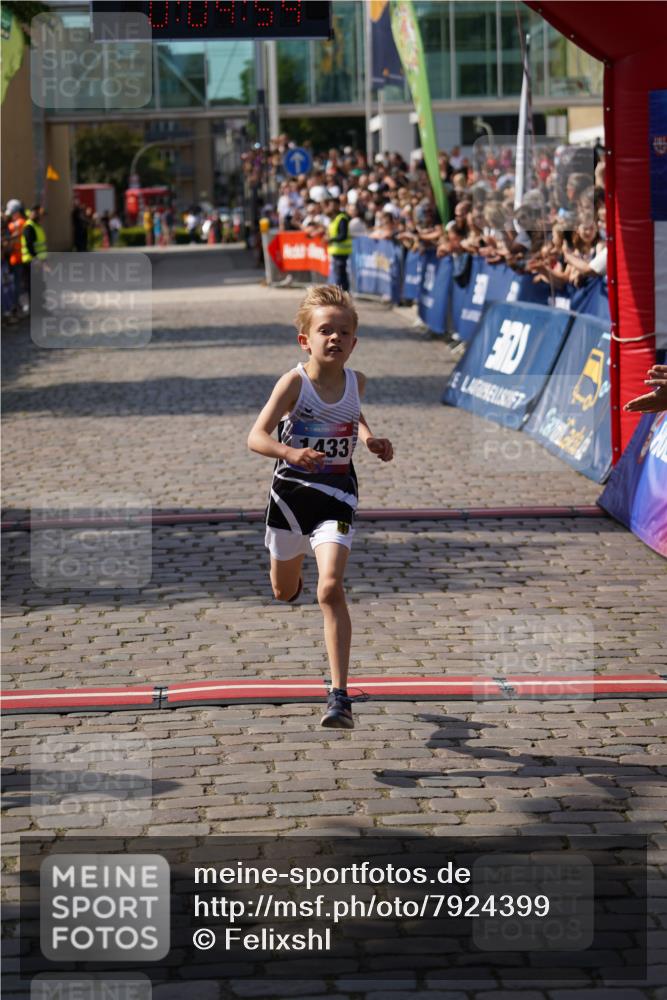 13.06.2025 - Holstenköstenlauf Felixshl http://msf.ph/oto/7924399 13.06.2025 16:19:55 Laufen 1433 meine-sportfotos.de
