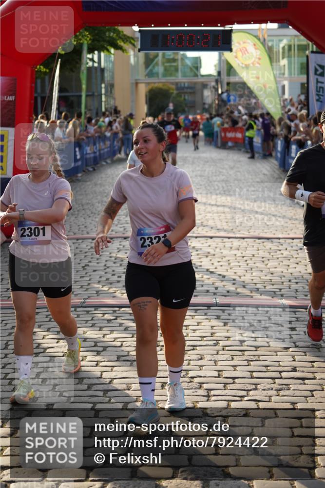 13.06.2025 - Holstenköstenlauf Felixshl http://msf.ph/oto/7924422 13.06.2025 20:00:21 Laufen 2248, 2249, 2301, 2321, 3083, 3187 meine-sportfotos.de