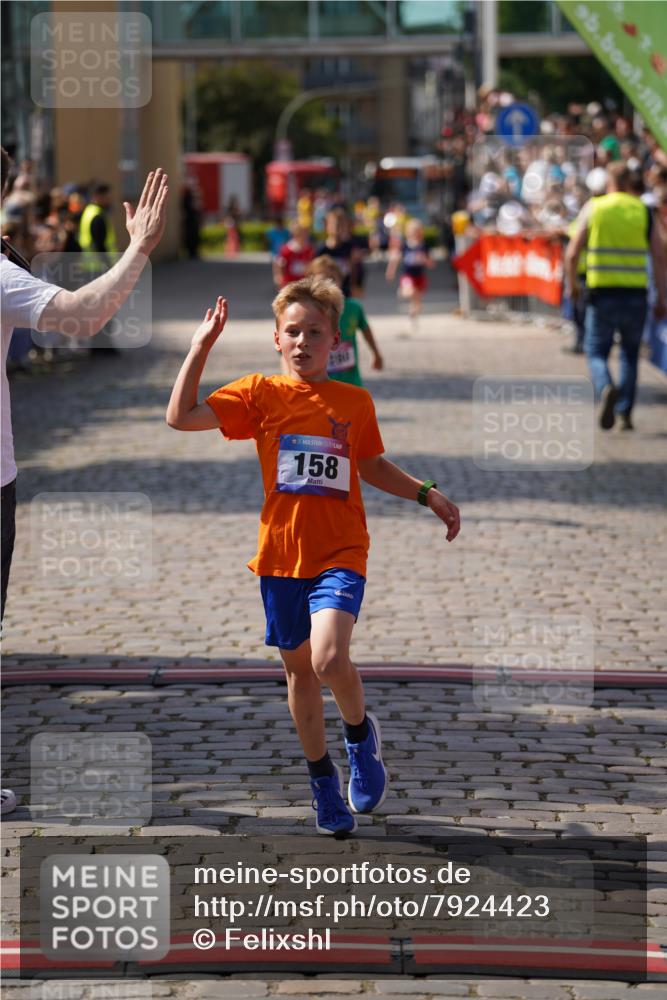 13.06.2025 - Holstenköstenlauf Felixshl http://msf.ph/oto/7924423 13.06.2025 16:20:19 Laufen 12, 158, 737, 1137, 1140, 1280, 1333 meine-sportfotos.de