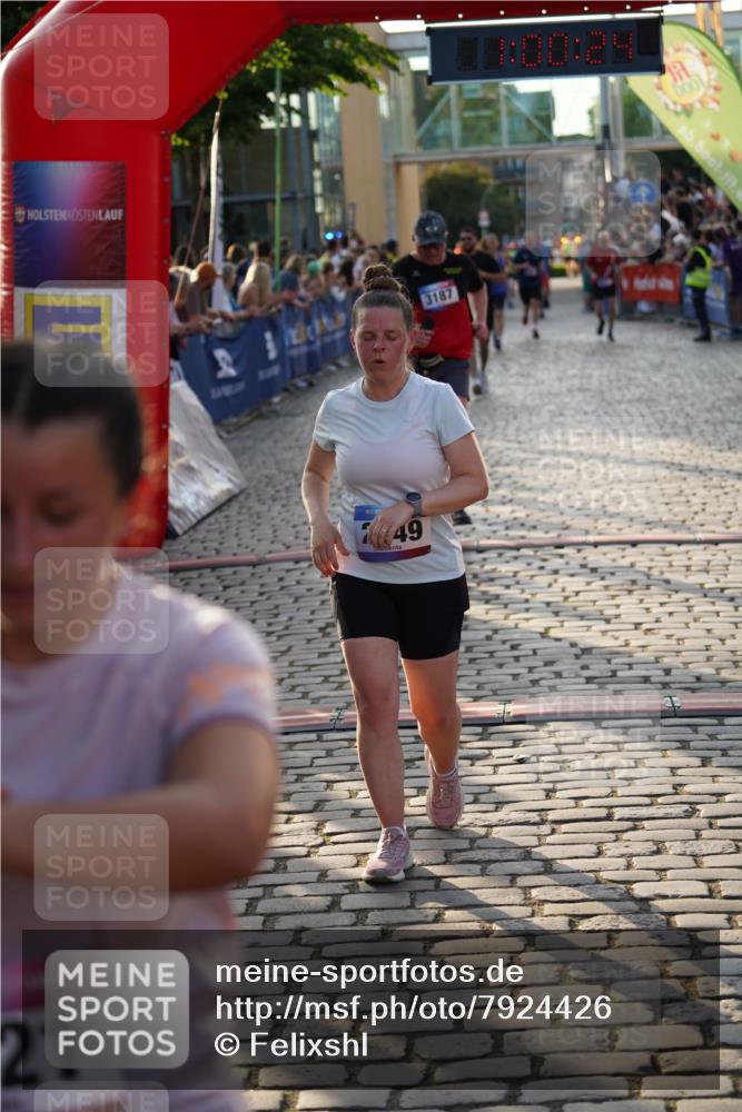13.06.2025 - Holstenköstenlauf Felixshl http://msf.ph/oto/7924426 13.06.2025 20:00:23 Laufen 2249, 2340, 3083, 3187 meine-sportfotos.de