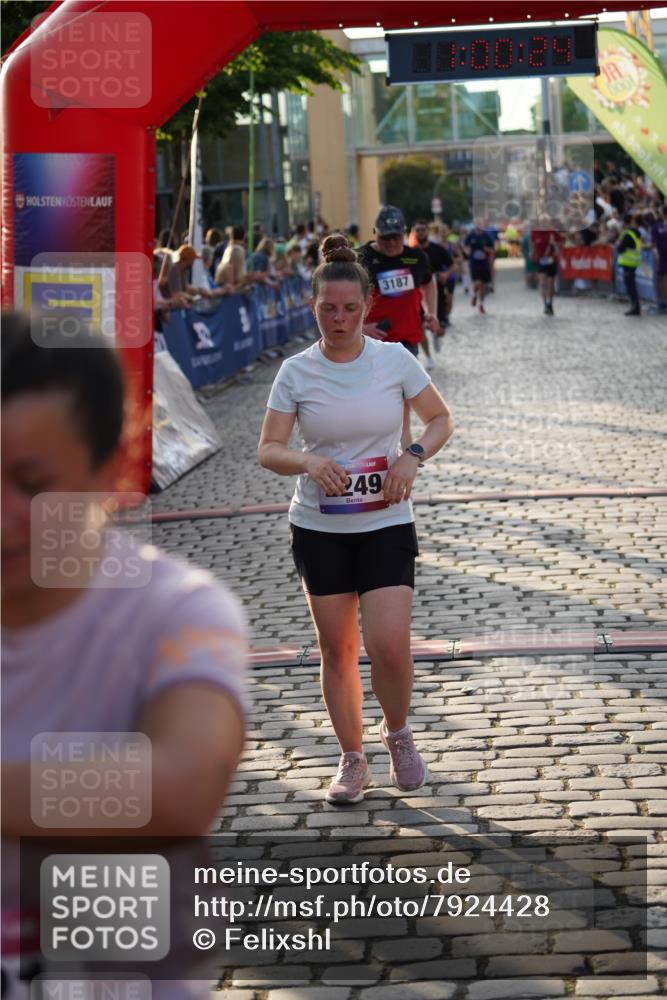 13.06.2025 - Holstenköstenlauf Felixshl http://msf.ph/oto/7924428 13.06.2025 20:00:24 Laufen 2067, 2340, 2360, 3083, 3187 meine-sportfotos.de
