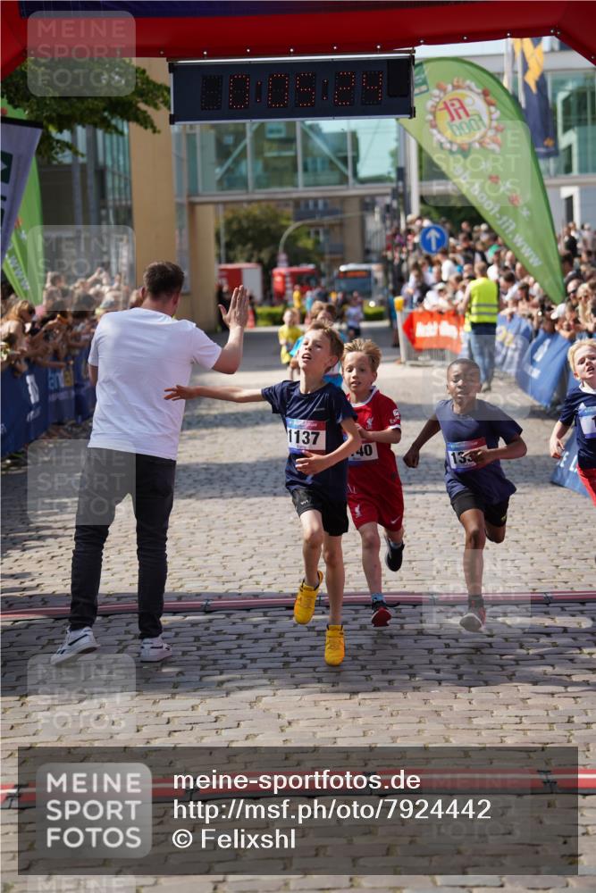 13.06.2025 - Holstenköstenlauf Felixshl http://msf.ph/oto/7924442 13.06.2025 16:20:25 Laufen 11, 12, 619, 737, 1137, 1140, 1280, 1333 meine-sportfotos.de