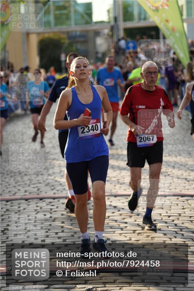 13.06.2025 - Holstenköstenlauf Felixshl http://msf.ph/oto/7924458 13.06.2025 20:00:33 Laufen 2067, 2111, 2237, 2260, 2261, 2340, 2341, 2360, 2927, 3623, 3763, 3985 meine-sportfotos.de