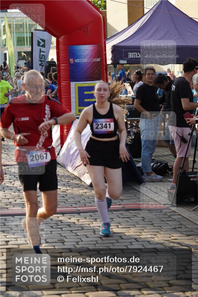 13.06.2025 - Holstenköstenlauf Felixshl http://msf.ph/oto/7924467 13.06.2025 20:00:35 Laufen 2067, 2111, 2140, 2237, 2260, 2261, 2340, 2341, 2360, 2927, 3623, 3763, 3985 meine-sportfotos.de