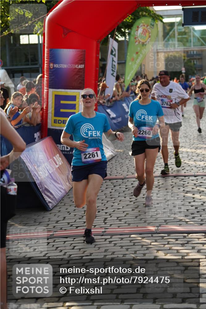 13.06.2025 - Holstenköstenlauf Felixshl http://msf.ph/oto/7924475 13.06.2025 20:00:36 Laufen 2067, 2111, 2140, 2237, 2260, 2261, 2341, 2360, 2927, 3576, 3623, 3763, 3985 meine-sportfotos.de