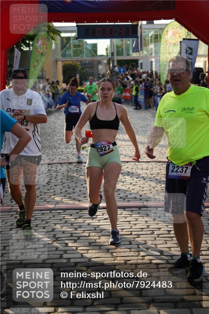 13.06.2025 - Holstenköstenlauf Felixshl http://msf.ph/oto/7924483 13.06.2025 20:00:40 Laufen 2111, 2140, 2237, 2927, 3576, 3763, 3985 meine-sportfotos.de