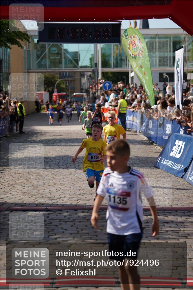 13.06.2025 - Holstenköstenlauf Felixshl http://msf.ph/oto/7924496 13.06.2025 16:20:39 Laufen 99, 498, 609, 618, 1135, 1427 meine-sportfotos.de