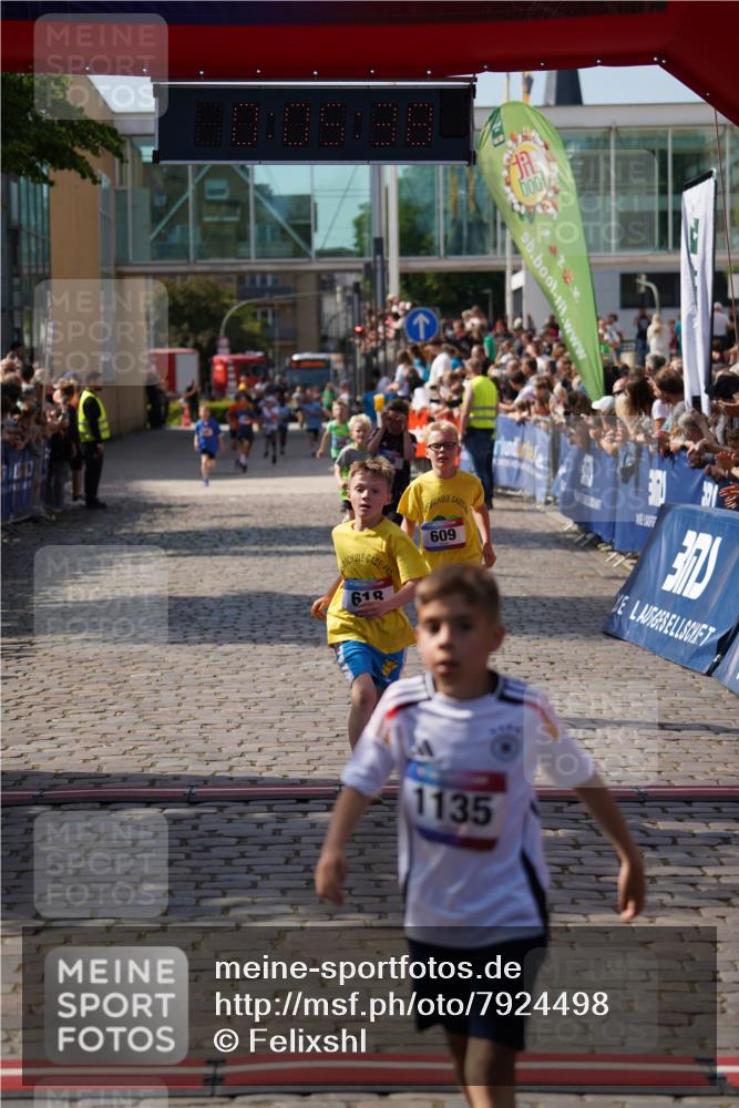 13.06.2025 - Holstenköstenlauf Felixshl http://msf.ph/oto/7924498 13.06.2025 16:20:39 Laufen 99, 498, 609, 618, 1135, 1427 meine-sportfotos.de