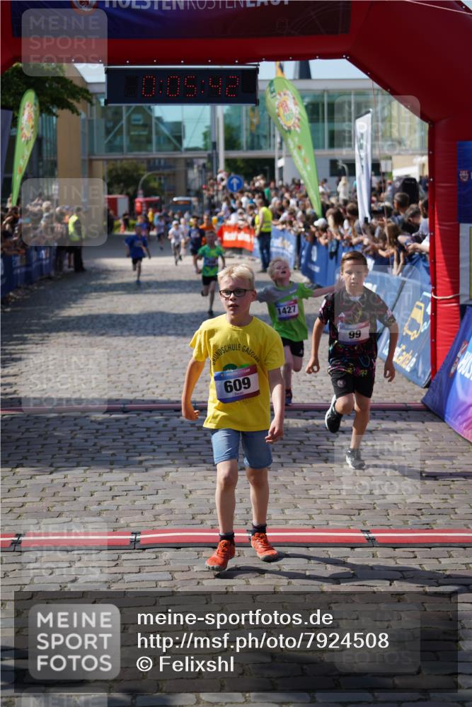 13.06.2025 - Holstenköstenlauf Felixshl http://msf.ph/oto/7924508 13.06.2025 16:20:43 Laufen 99, 157, 217, 228, 498, 609, 618, 889, 1398, 1427 meine-sportfotos.de