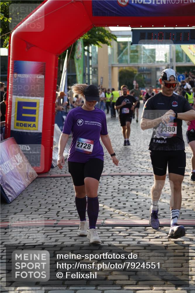 13.06.2025 - Holstenköstenlauf Felixshl http://msf.ph/oto/7924551 13.06.2025 20:01:10 Laufen 2380, 2406, 2728, 2763, 2766, 2841, 2889, 3138, 3170, 3174, 3934, 3986 meine-sportfotos.de