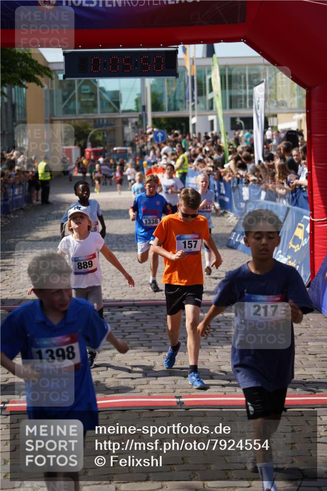 13.06.2025 - Holstenköstenlauf Felixshl http://msf.ph/oto/7924554 13.06.2025 16:20:51 Laufen 157, 217, 228, 344, 357, 889, 1001, 1338, 1398, 1849 meine-sportfotos.de