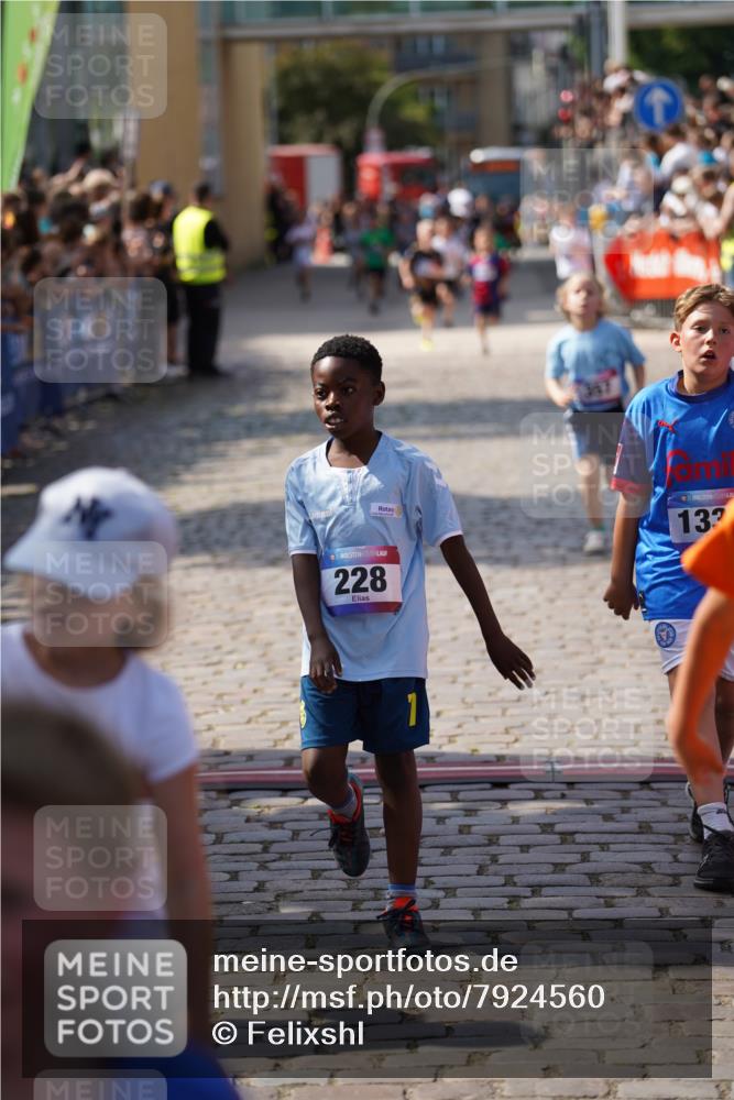 13.06.2025 - Holstenköstenlauf Felixshl http://msf.ph/oto/7924560 13.06.2025 16:20:52 Laufen 157, 217, 228, 344, 357, 889, 1001, 1338, 1398, 1849 meine-sportfotos.de