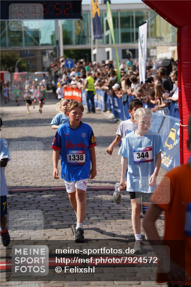 13.06.2025 - Holstenköstenlauf Felixshl http://msf.ph/oto/7924572 13.06.2025 16:20:54 Laufen 228, 344, 357, 889, 983, 1001, 1144, 1277, 1338, 1849 meine-sportfotos.de