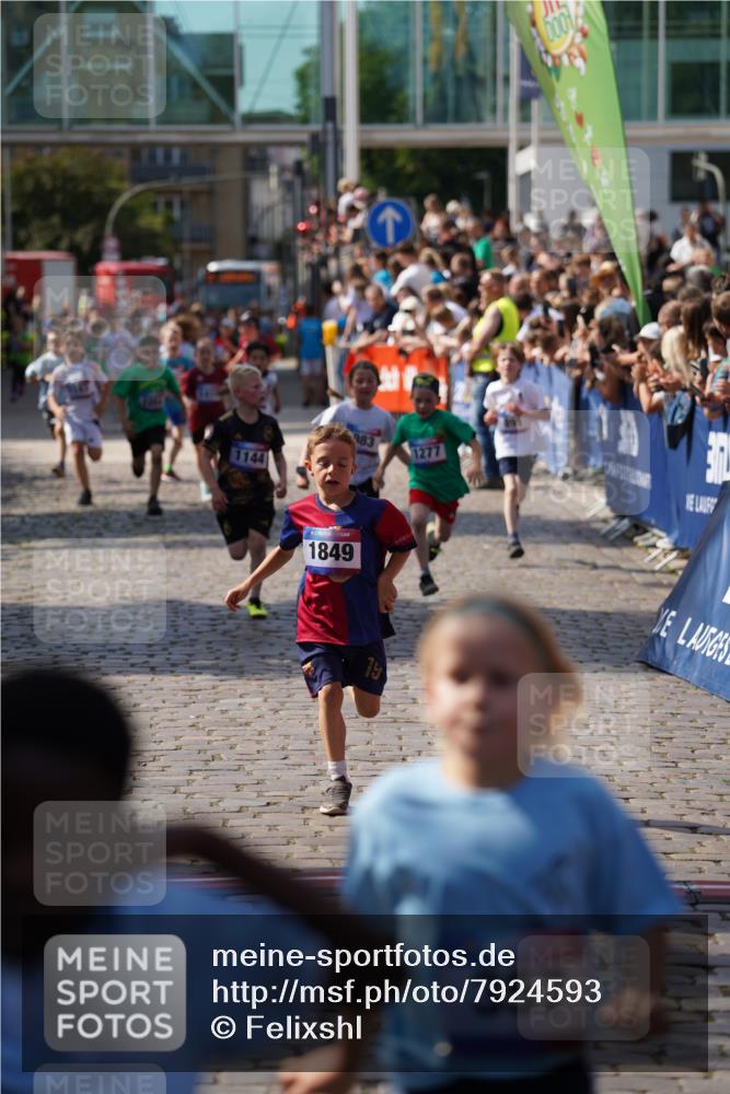 13.06.2025 - Holstenköstenlauf Felixshl http://msf.ph/oto/7924593 13.06.2025 16:20:59 Laufen 352, 358, 722, 891, 983, 993, 1054, 1143, 1144, 1277, 1397, 1415, 1416, 1849 meine-sportfotos.de