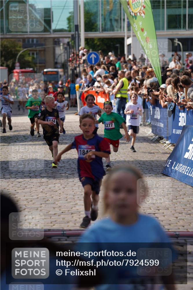 13.06.2025 - Holstenköstenlauf Felixshl http://msf.ph/oto/7924599 13.06.2025 16:20:59 Laufen 352, 358, 722, 891, 983, 993, 1054, 1143, 1144, 1277, 1397, 1415, 1416, 1849 meine-sportfotos.de