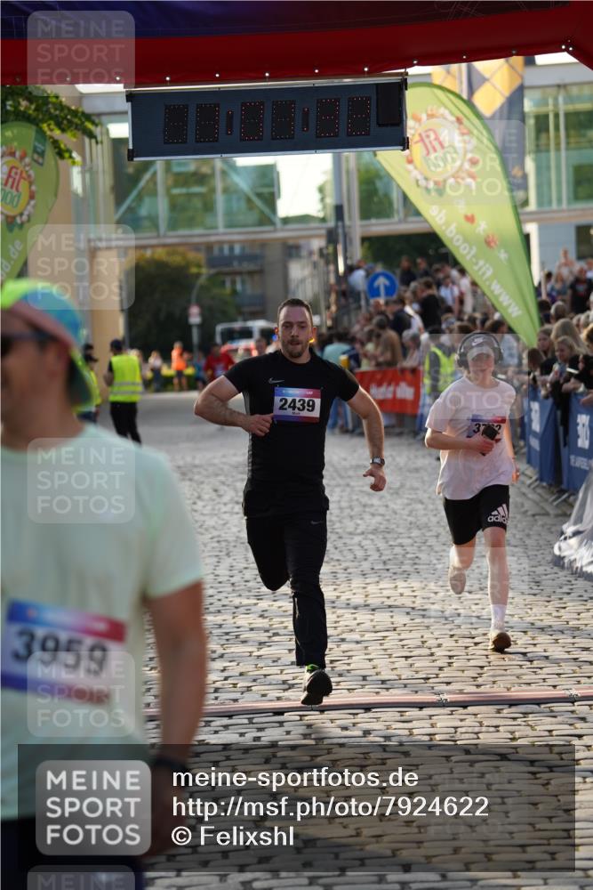 13.06.2025 - Holstenköstenlauf Felixshl http://msf.ph/oto/7924622 13.06.2025 20:01:31 Laufen 2439, 3112, 3782, 3959 meine-sportfotos.de