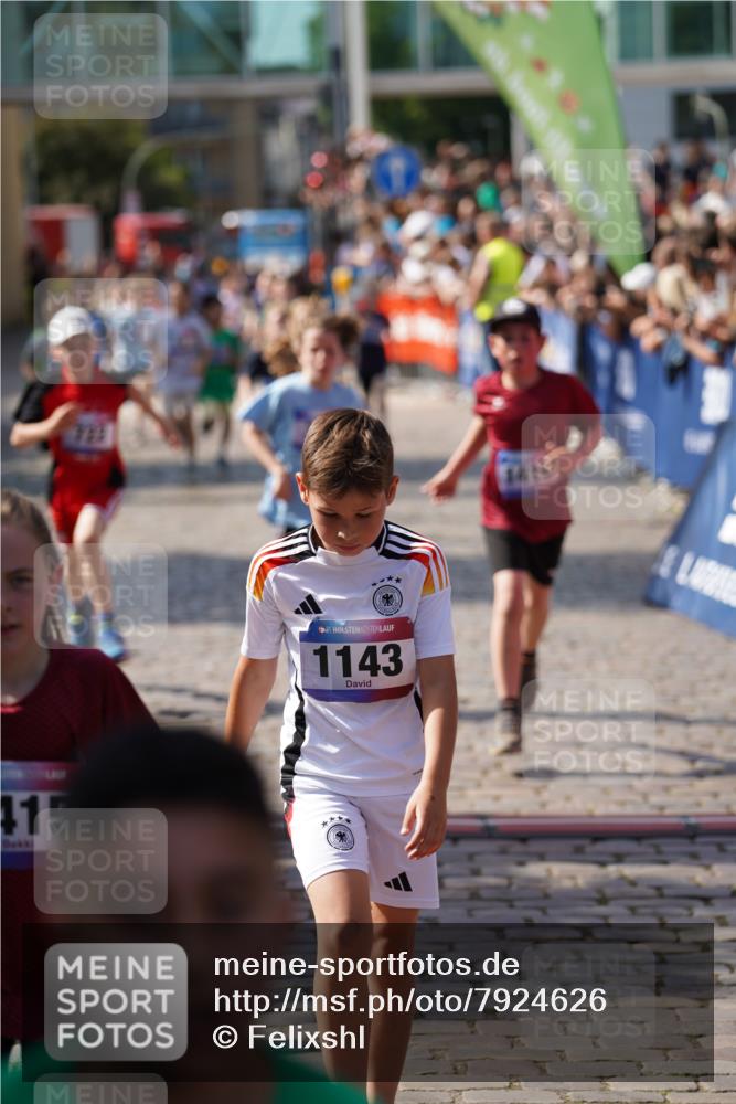 13.06.2025 - Holstenköstenlauf Felixshl http://msf.ph/oto/7924626 13.06.2025 16:21:06 Laufen 19, 156, 349, 352, 358, 361, 492, 722, 743, 891, 993, 1003, 1054, 1061, 1075, 1143, 1275, 1330, 1397, 1415, 1416, 1425 meine-sportfotos.de