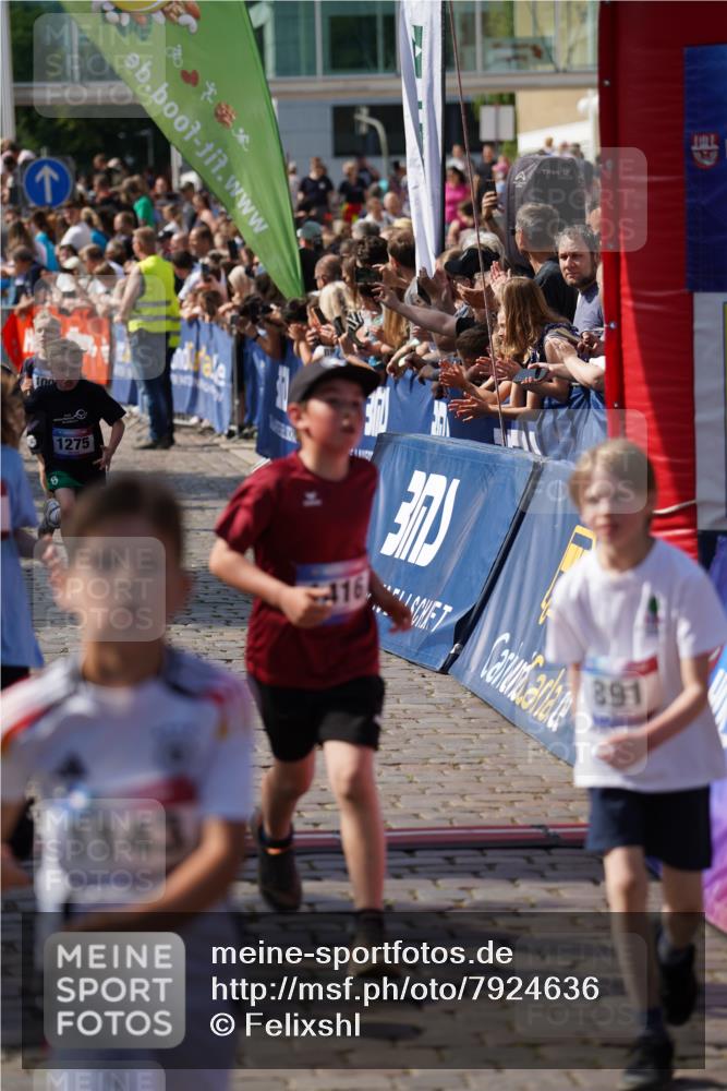 13.06.2025 - Holstenköstenlauf Felixshl http://msf.ph/oto/7924636 13.06.2025 16:21:07 Laufen 19, 156, 349, 352, 358, 361, 492, 722, 743, 891, 993, 1003, 1054, 1061, 1075, 1143, 1275, 1330, 1397, 1415, 1416, 1425 meine-sportfotos.de