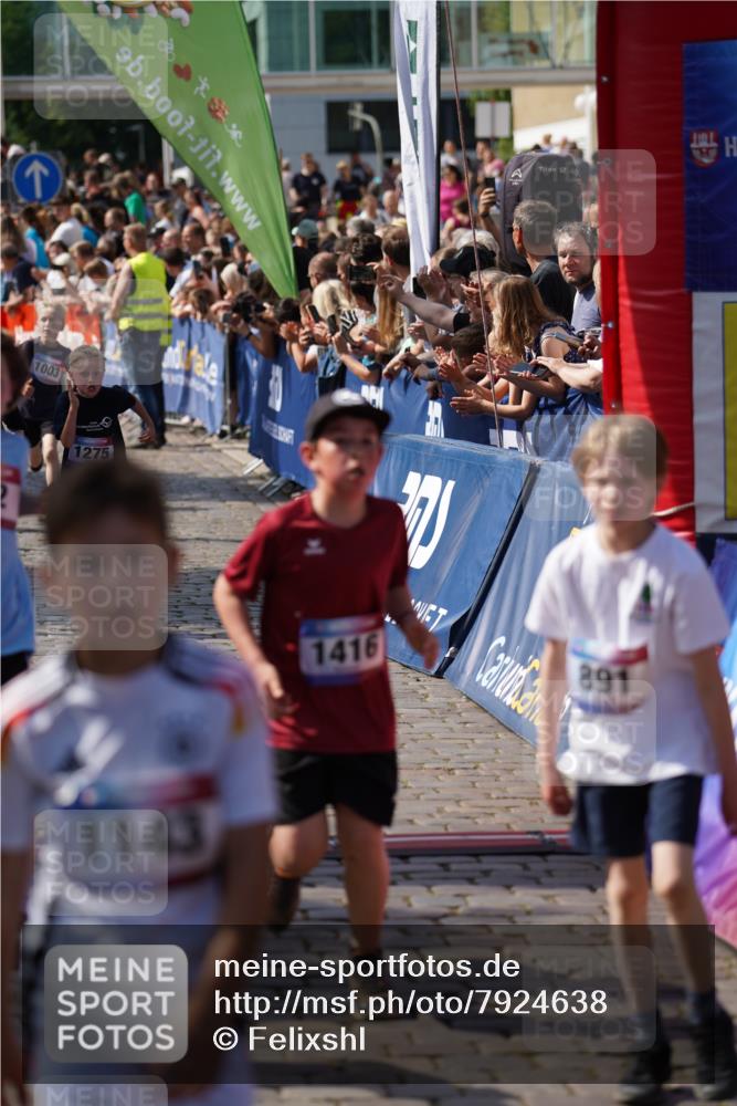 13.06.2025 - Holstenköstenlauf Felixshl http://msf.ph/oto/7924638 13.06.2025 16:21:07 Laufen 19, 156, 349, 352, 358, 361, 492, 722, 743, 891, 993, 1003, 1054, 1061, 1075, 1143, 1275, 1330, 1397, 1415, 1416, 1425 meine-sportfotos.de