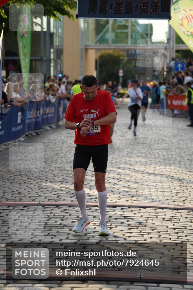 13.06.2025 - Holstenköstenlauf Felixshl http://msf.ph/oto/7924645 13.06.2025 20:01:49 Laufen 2135, 2536, 3883, 3933 meine-sportfotos.de