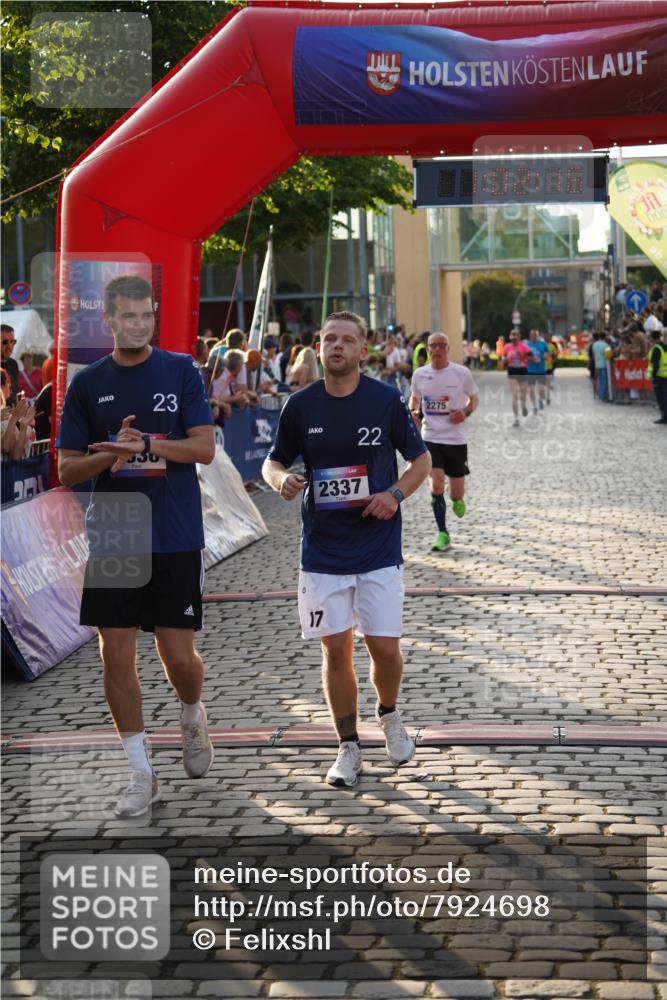 13.06.2025 - Holstenköstenlauf Felixshl http://msf.ph/oto/7924698 13.06.2025 20:02:15 Laufen 2275, 2336, 2337, 2349 meine-sportfotos.de
