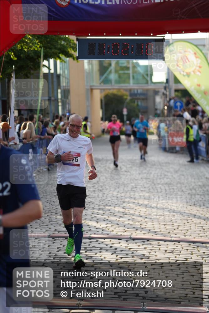 13.06.2025 - Holstenköstenlauf Felixshl http://msf.ph/oto/7924708 13.06.2025 20:02:17 Laufen 2202, 2275, 2337, 2349, 3075 meine-sportfotos.de