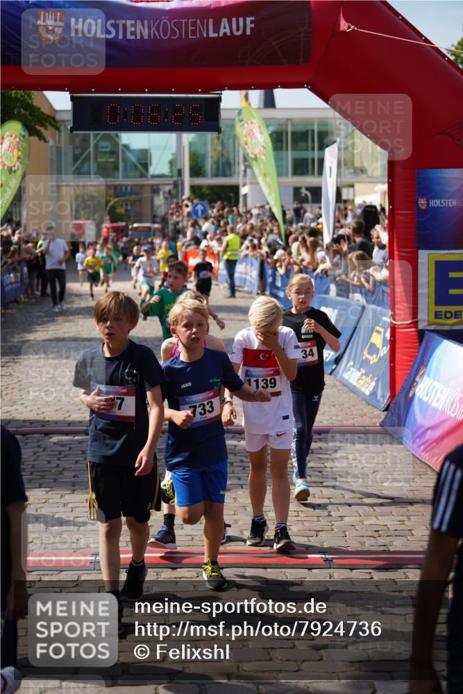13.06.2025 - Holstenköstenlauf Felixshl http://msf.ph/oto/7924736 13.06.2025 16:21:26 Laufen 161, 471, 477, 484, 485, 487, 613, 622, 626, 733, 877, 1064, 1072, 1134, 1139, 1228, 1434, 1937 meine-sportfotos.de