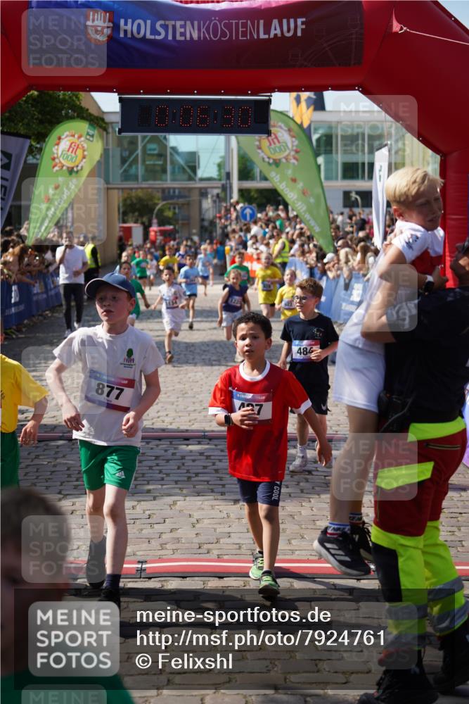 13.06.2025 - Holstenköstenlauf Felixshl http://msf.ph/oto/7924761 13.06.2025 16:21:32 Laufen 107, 114, 334, 364, 484, 487, 610, 622, 626, 628, 735, 877, 1058, 1064, 1134, 1228, 1326 meine-sportfotos.de