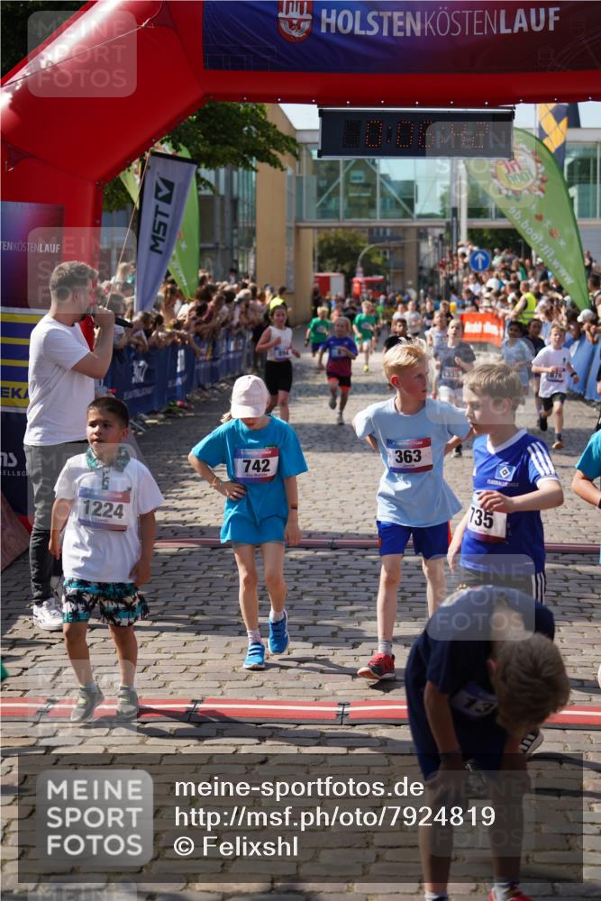 13.06.2025 - Holstenköstenlauf Felixshl http://msf.ph/oto/7924819 13.06.2025 16:21:44 Laufen 6, 104, 107, 120, 219, 363, 472, 493, 627, 735, 742, 753, 757, 876, 894, 1223, 1224, 1282, 1326, 1335, 1931 meine-sportfotos.de