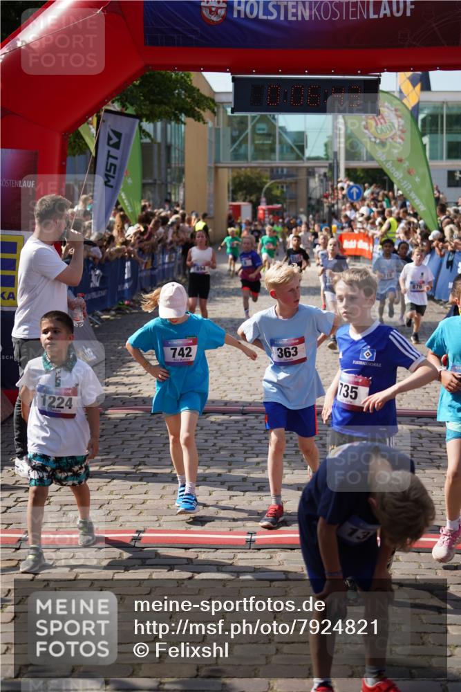 13.06.2025 - Holstenköstenlauf Felixshl http://msf.ph/oto/7924821 13.06.2025 16:21:44 Laufen 6, 104, 107, 120, 219, 363, 472, 493, 627, 735, 742, 753, 757, 876, 894, 1223, 1224, 1282, 1326, 1335, 1931 meine-sportfotos.de
