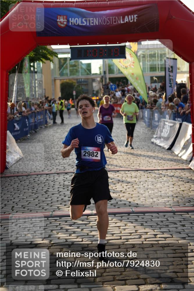 13.06.2025 - Holstenköstenlauf Felixshl http://msf.ph/oto/7924830 13.06.2025 20:03:18 Laufen 2299, 2305, 2982, 3067, 3758 meine-sportfotos.de