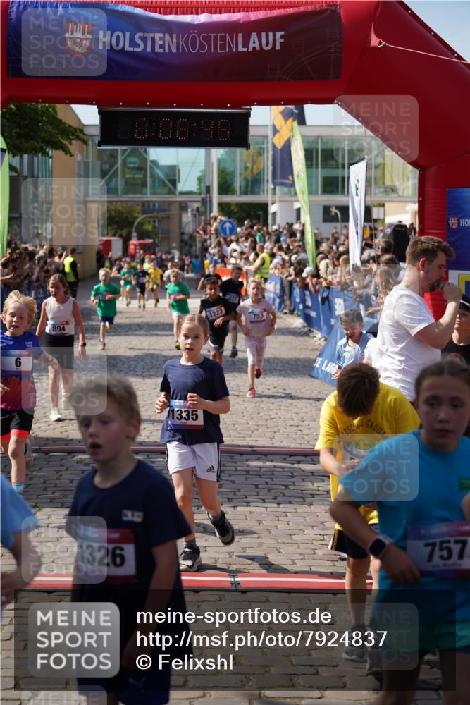 13.06.2025 - Holstenköstenlauf Felixshl http://msf.ph/oto/7924837 13.06.2025 16:21:47 Laufen 6, 104, 111, 120, 219, 472, 493, 623, 627, 753, 875, 876, 894, 982, 1173, 1223, 1282, 1335, 1847, 1931 meine-sportfotos.de