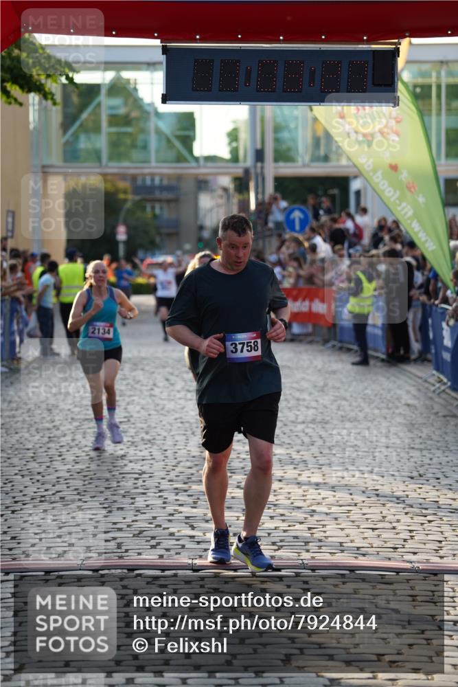 13.06.2025 - Holstenköstenlauf Felixshl http://msf.ph/oto/7924844 13.06.2025 20:03:26 Laufen 2132, 2134, 3067, 3758 meine-sportfotos.de