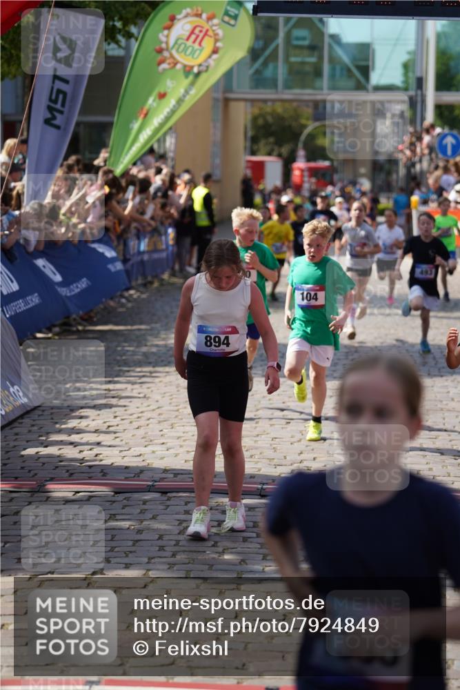 13.06.2025 - Holstenköstenlauf Felixshl http://msf.ph/oto/7924849 13.06.2025 16:21:49 Laufen 6, 104, 111, 120, 219, 472, 475, 493, 623, 753, 875, 876, 894, 982, 1173, 1223, 1282, 1335, 1847, 1931 meine-sportfotos.de