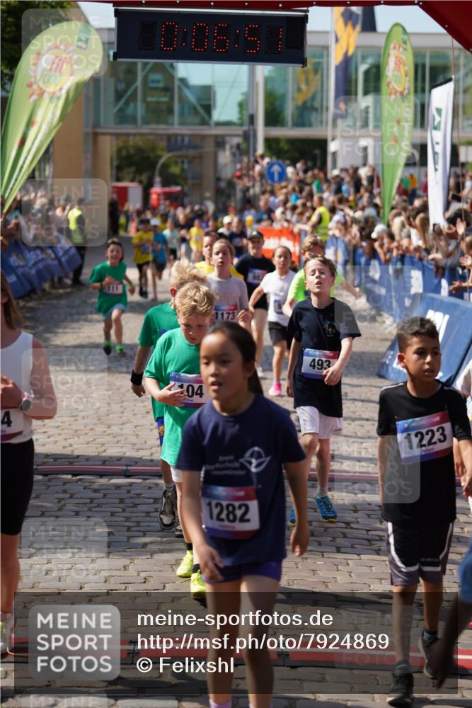 13.06.2025 - Holstenköstenlauf Felixshl http://msf.ph/oto/7924869 13.06.2025 16:21:52 Laufen 104, 111, 120, 472, 475, 493, 620, 623, 721, 753, 875, 894, 982, 1173, 1177, 1223, 1325, 1847 meine-sportfotos.de