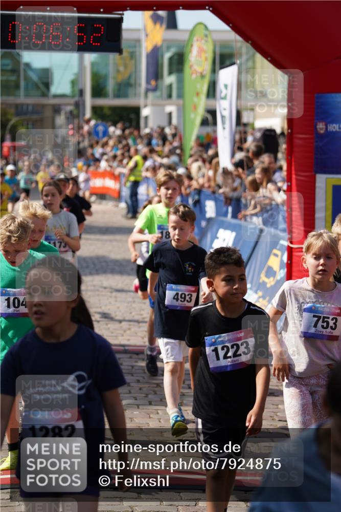 13.06.2025 - Holstenköstenlauf Felixshl http://msf.ph/oto/7924875 13.06.2025 16:21:53 Laufen 104, 111, 120, 472, 475, 493, 620, 623, 721, 748, 753, 875, 888, 982, 1173, 1177, 1223, 1325, 1847 meine-sportfotos.de