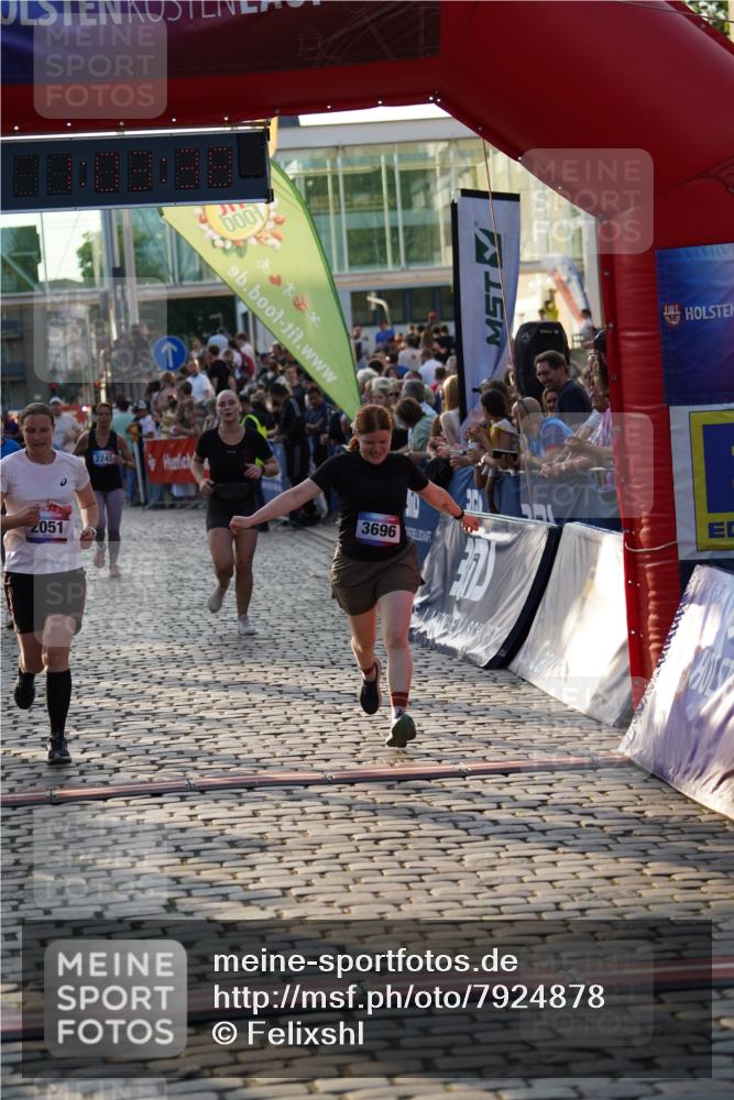 13.06.2025 - Holstenköstenlauf Felixshl http://msf.ph/oto/7924878 13.06.2025 20:03:37 Laufen 2051, 2245, 2549, 2570, 3696 meine-sportfotos.de