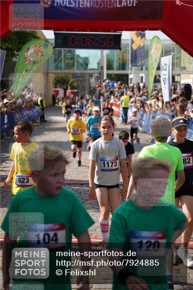 13.06.2025 - Holstenköstenlauf Felixshl http://msf.ph/oto/7924885 13.06.2025 16:21:57 Laufen 111, 475, 494, 620, 623, 624, 629, 721, 748, 875, 888, 982, 984, 1005, 1173, 1177, 1325, 1819, 1829, 1847 meine-sportfotos.de