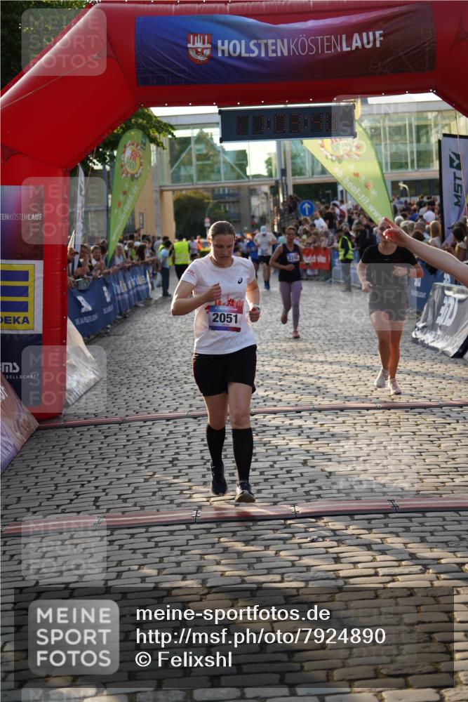 13.06.2025 - Holstenköstenlauf Felixshl http://msf.ph/oto/7924890 13.06.2025 20:03:39 Laufen 2051, 2245, 2549, 2570, 3696 meine-sportfotos.de